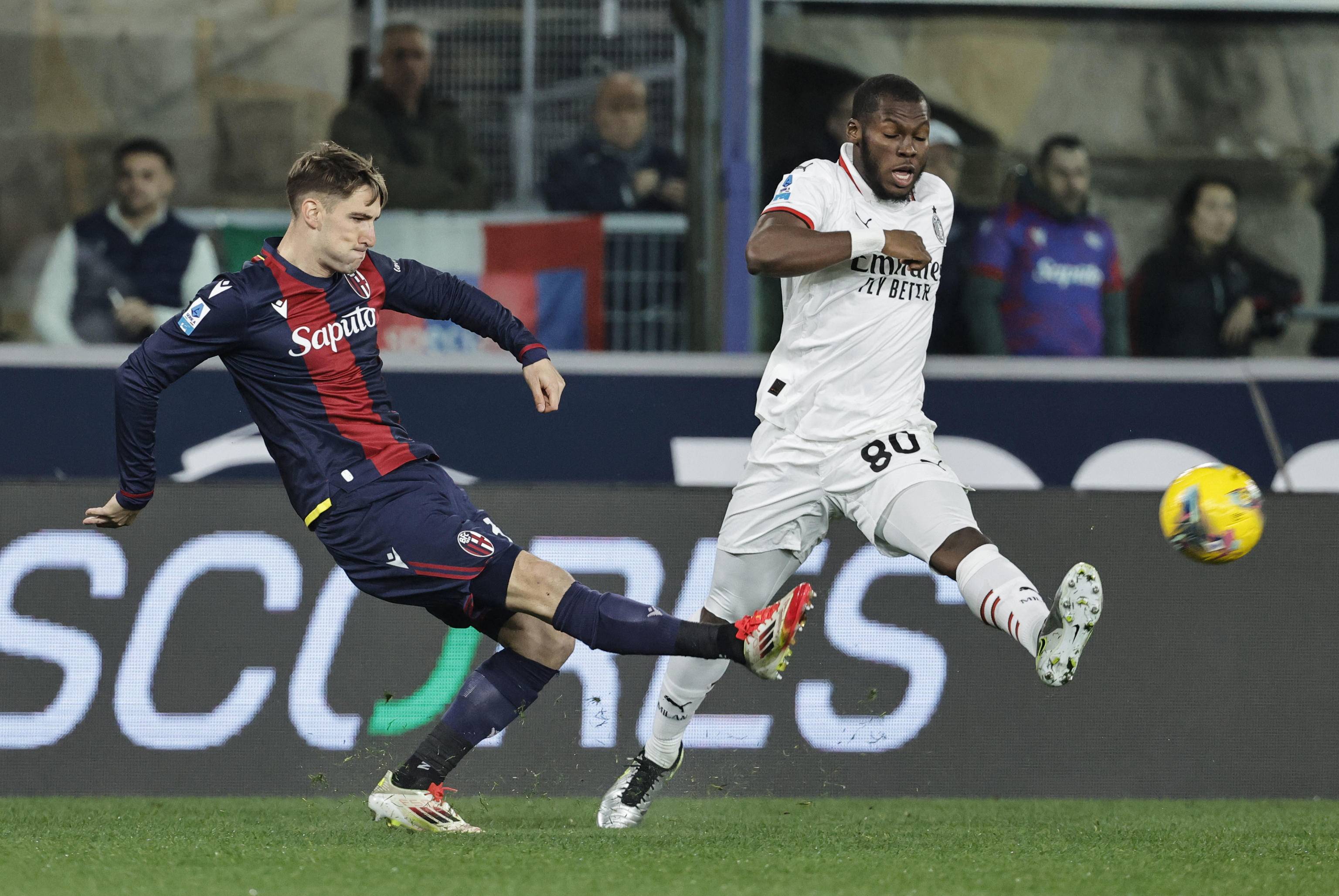 关于AC米兰客场逆转博洛尼亚，夺得三分的信息