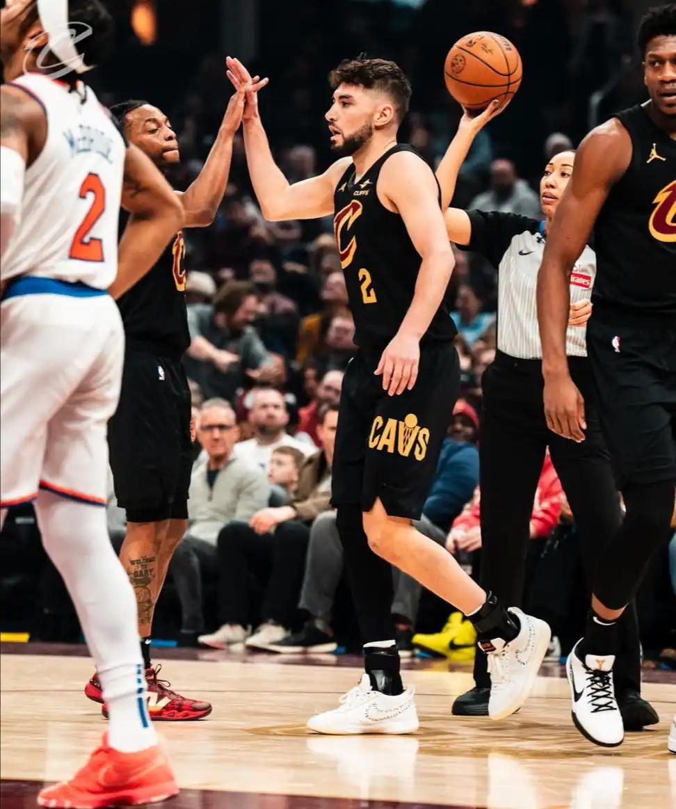 关于尼斯队士气高涨，在比赛中发挥出色的信息