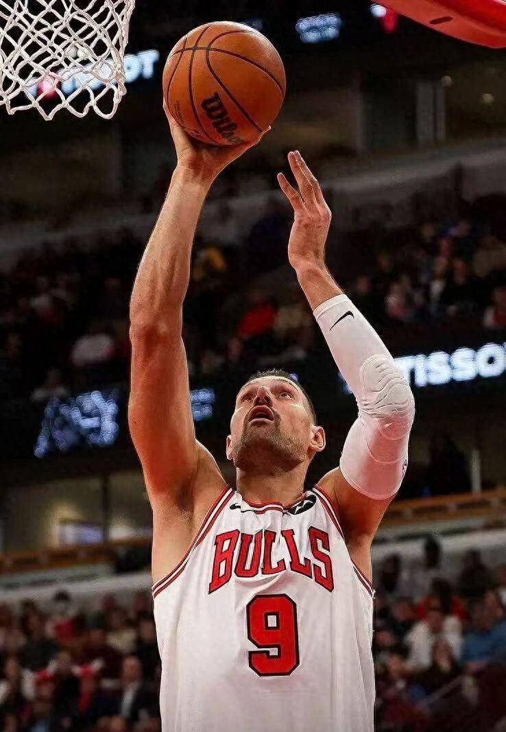 公牛轻取76人，武切维奇带队取胜