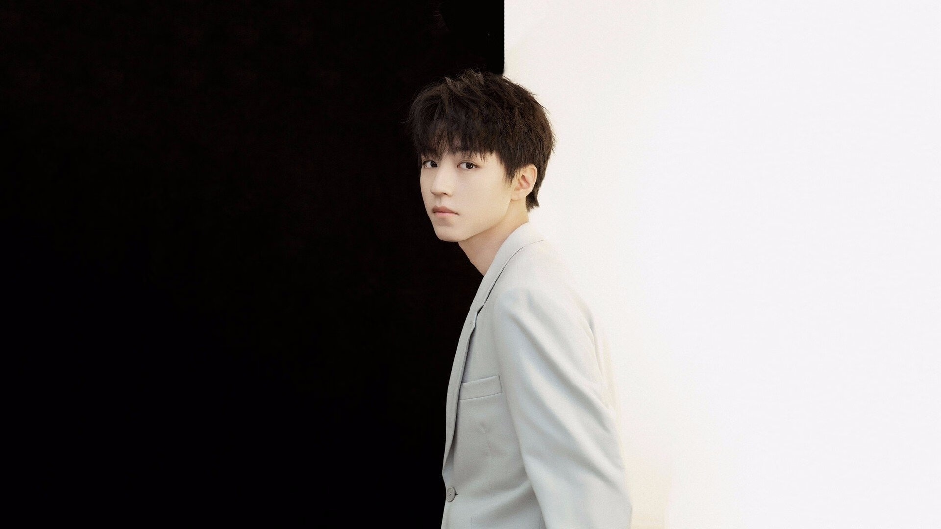 切特关键节点爆发，广厦队惊险战胜雄鹿